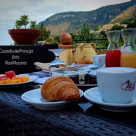 Castello Dei Principi 3* Капаччио-Паэстум